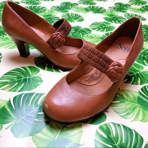 Sofft Brown Button Mary Jane Kitten Thick Heel